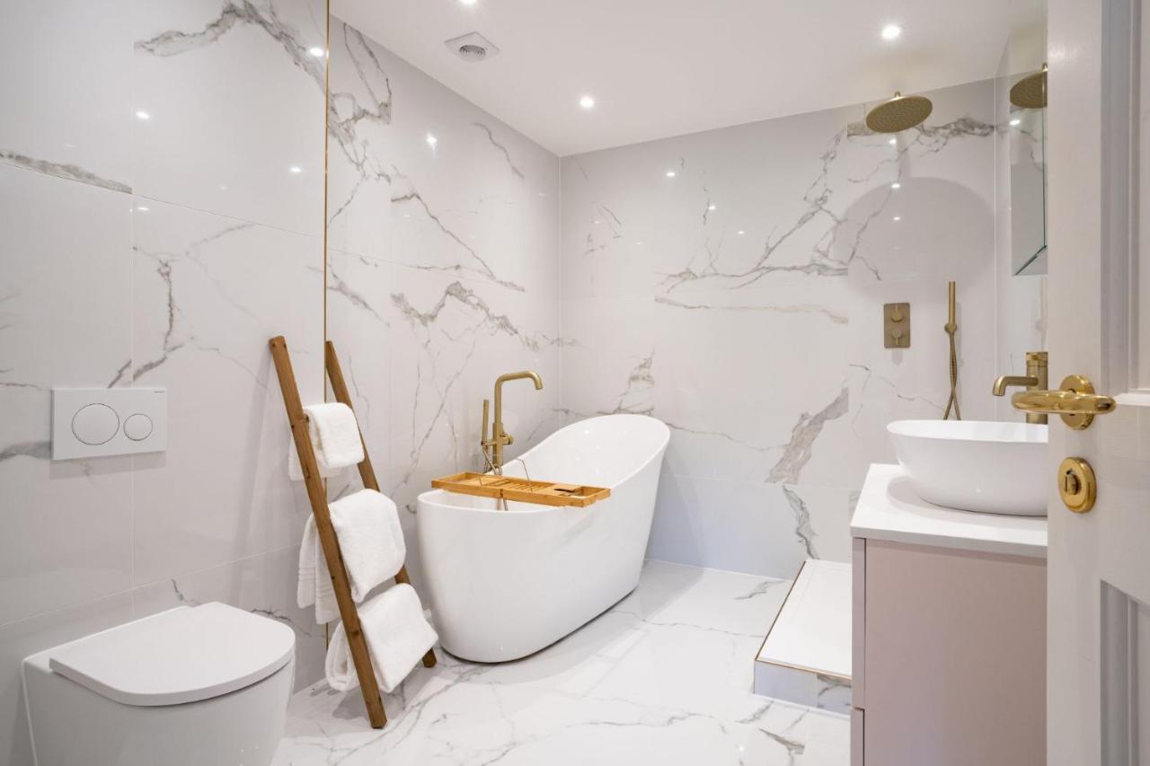 Brand New - Contemporary - 2 Bedroom - 2 Bathroom - Spacious Apartment - Lake Views Ambleside Exterior foto